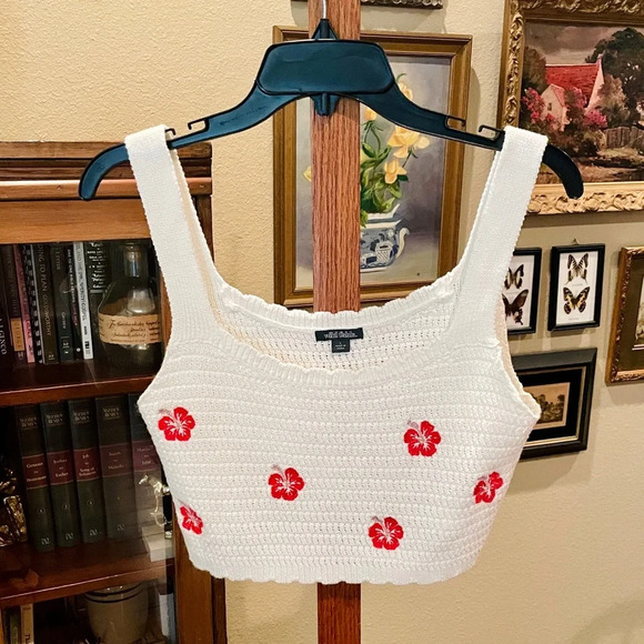 Wild Fable crocheted hibiscus flower tropical crop top tank SZ L white pink - Picture 2 of 7